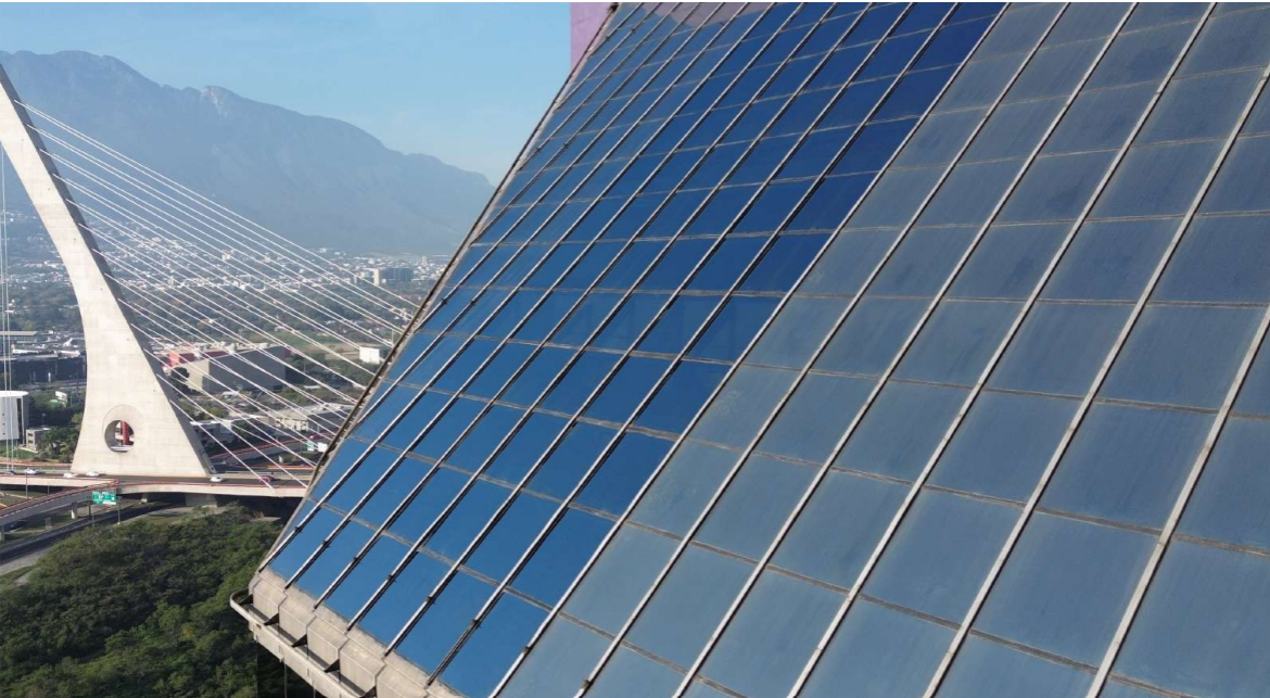 Torres Moradas Monterrey JLL – sellado y mantenimiento de fachada